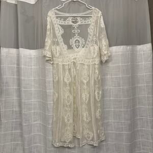 American Rag White Sheer Pattern Lace Robe